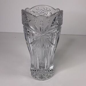 Cristal D'Arques Durand Vincennes 8.5” straight vase